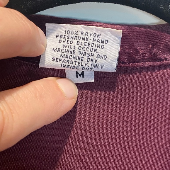 CP Shades Vintage Burgundy Velvet Button Down Top with Ruffle Detailing … - Picture 5 of 9